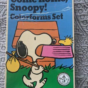 Vintage Peanuts Snoopy Colorforms set